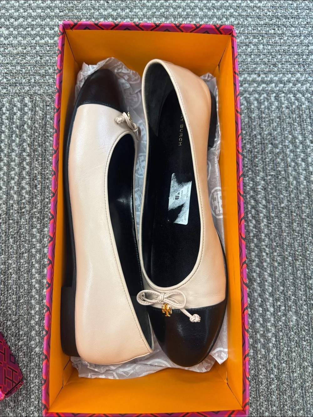 Tory Burch Cap Toe Leather Ballet Flat in Rose Pink & Perfect Black, size 10